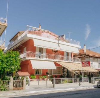Kamena Vourla Hotel | Anna Christina