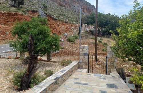 Kalymnos Apartment | Aeon Peaceful Retreat in Arginonta