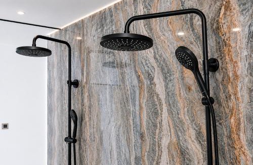 Lambi Hotel | BLACK AMBER BOUTIQUE HOTEL