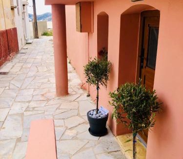 Ermoupoli Apartment | Restored Studio Near the Port & Ano Syros