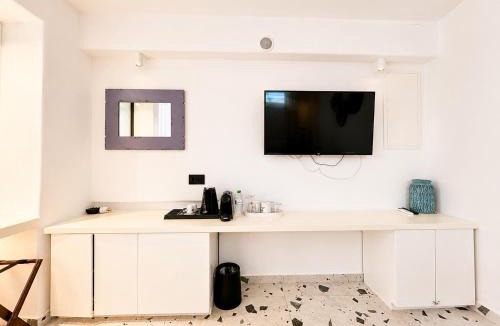 Mykonos Apartment | The Mill Room - Little Venice