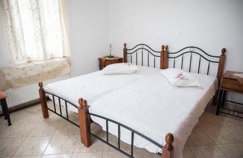 Vatoussa Apartment | Lesvos Garden Retreats - Mountain Voyage Residences