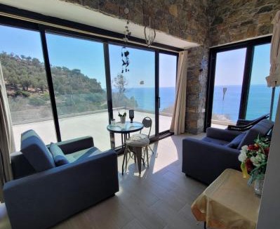 Plomari Villa | La Mer Villa - Entire Cottage