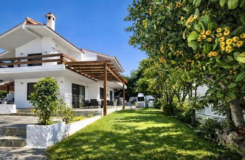 Anavyssos House | Villa Naya by the Beach