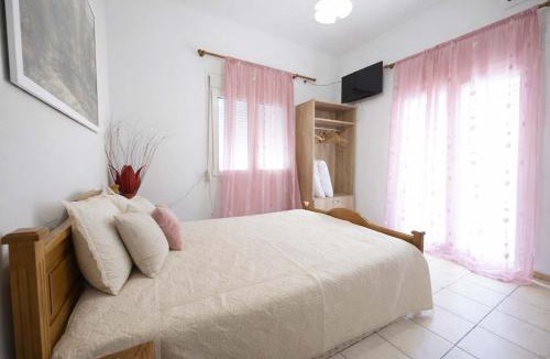 Patitiri Apartment | Flower's Studio Alonnisos - Artemis Summer Escape