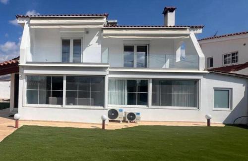 Anavyssos Villa | Villa Oneiron