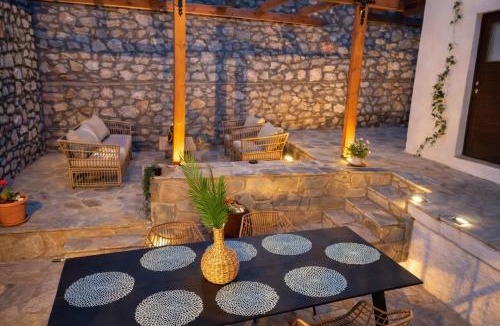 Kefalochori Villa | Archontiko Kastellia - Stone Guesthouse with Fireplace and Mountain View