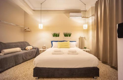 Koukaki Apartment | Zacharitsa APT at Acropolis up 4 guests by LODGESPOT