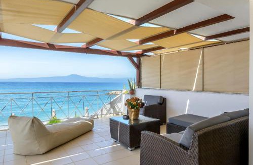 Akrogialion Apartment | AGALI 2 Superior Mezonet front of the sea