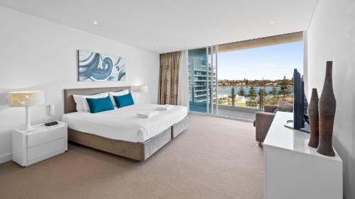 Mandurah Apartment | Bayview 608