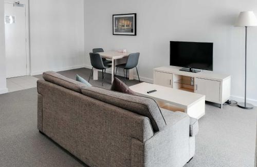 Brisbane Central Business District Apartment | Amazing 1B1B Apt w/Pool, Gym, Sauna