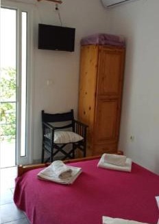 Lygia Cabin | Sunny Room Lefkada