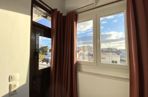 Marousi Apartment | Classic 2 Bedroom Apartment Next to Metro - Marousi