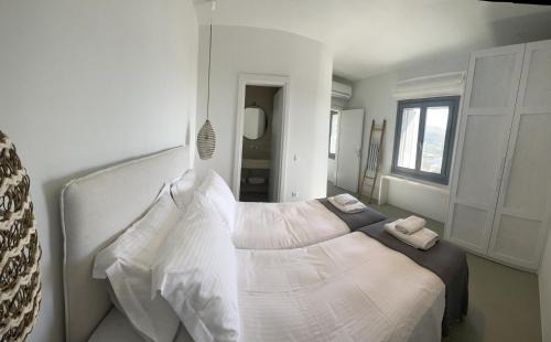 Koundouros Villa | Villa Veneterra-Pool-SeaView-ConciergeServices