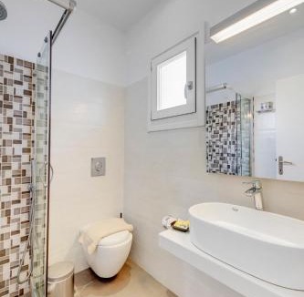 Tourlos Hotel | Makis Place