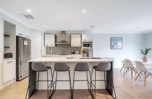 Nelson Bay House | RELAXING BEACH HOME / SHORT STROLL FROM BEACH