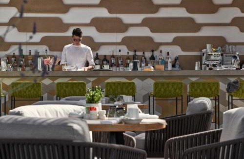 Mykonos Town Hotel | Myconian Naia - Preferred Hotels & Resorts