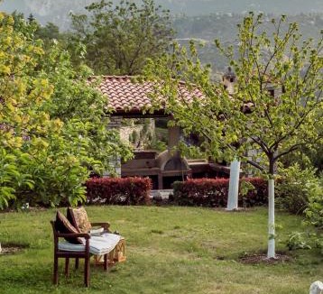 Amfikleia-Elateia Villa | Villa Mylonas