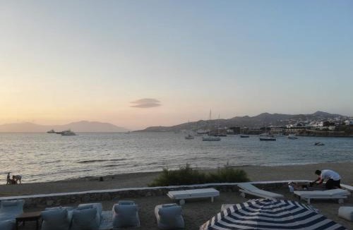 Mykonos Town Hotel | MARKOS BEACH rooms & studios