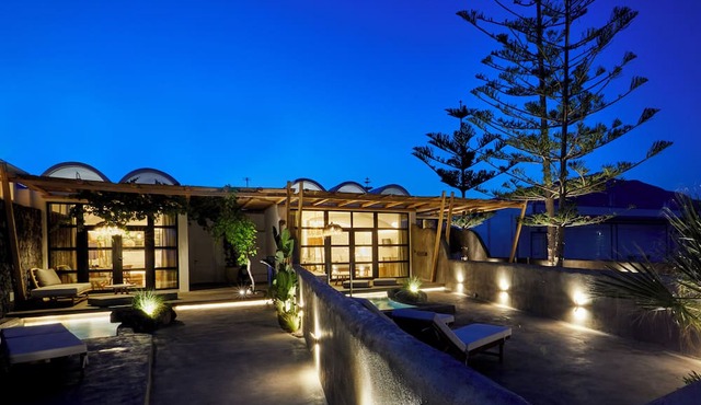 Oscar Beachfront Suites-Adults Only