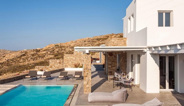 Artemis 7BD Minimal Villa Private Pool Jacuzzi