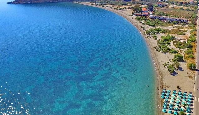 Beachfront Astros Villa - Dukes Seaside Retreat in Paralio Astros
