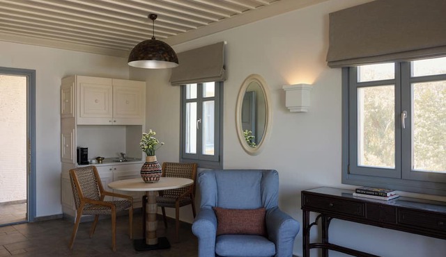 Porto Kea Suites
