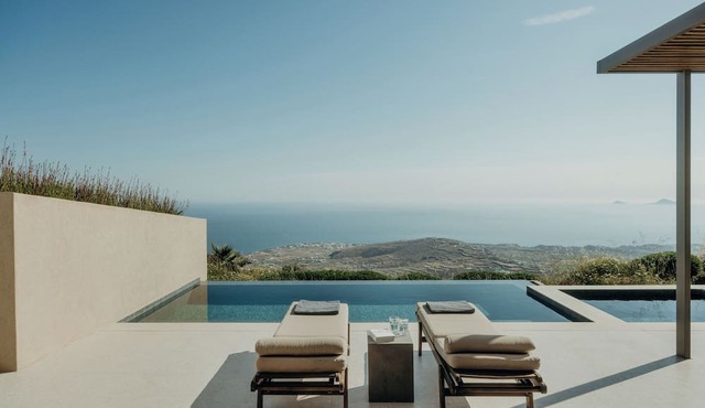 Santorini Sky, Luxury Resort