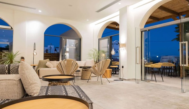 Cabana Blu Hotel & Suites