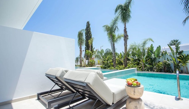 Vanik Suites