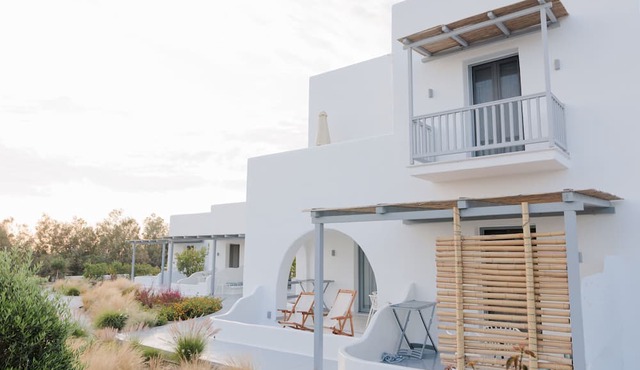 Crystal Mare Suites