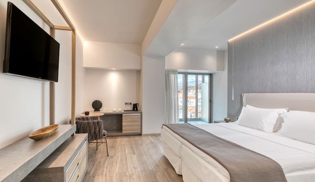 Las Hotel & Spa in East Mani
