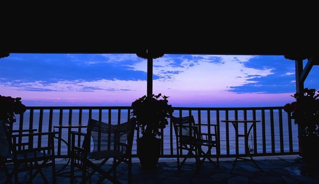 HoneyMoon Suites Flamingo with Panoramic Sea View in Chorefto Beach
