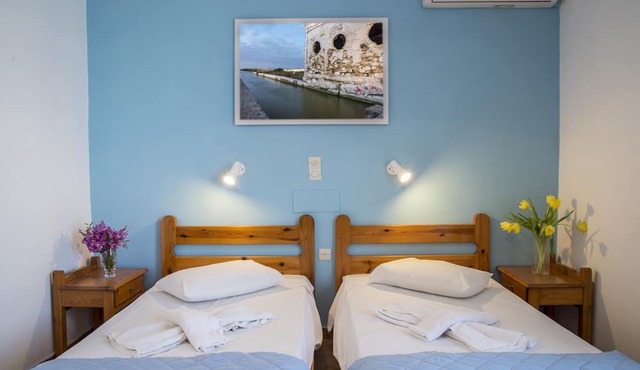 Yiannis Yard Studios & Apartments