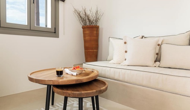Chora Kythnos Suites