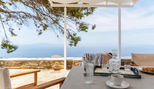 Country House 'Villa Eleni - At The Top' with Sea View, Wi-Fi and Air Conditioning in Apróvaton