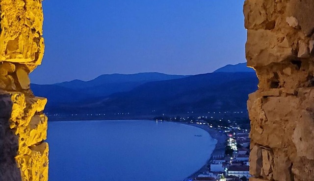 Εξαιρετική τοποθεσία. Great Location. in Paralio Astros