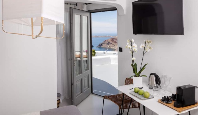 IKIES Santorini