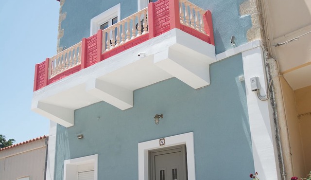 Traditional maisonette, luxurious renovated. Near beach & city center. in Chania