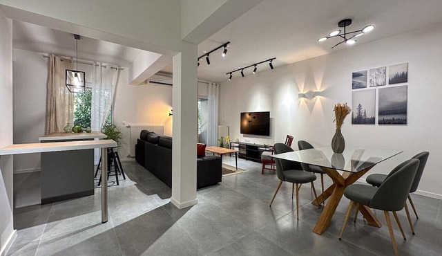 LIV - Modern Comfort Oasis in Pagrati in Athens