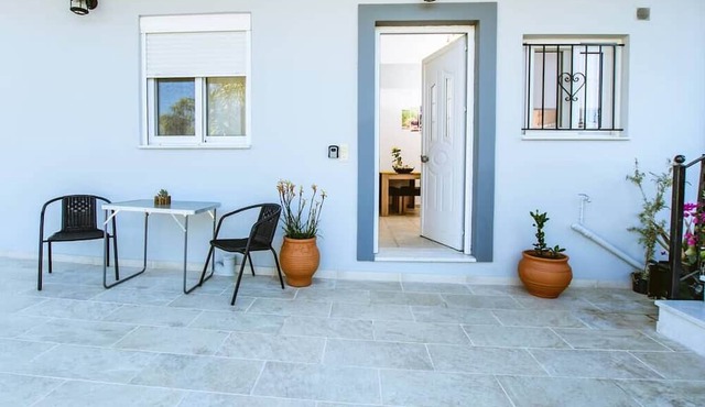 Cozy Nikola's Vineyard Apartment Ground Floor in Galatas
