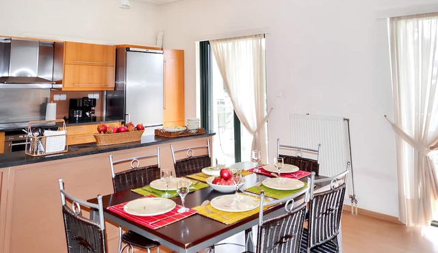 Homerez - Charming Villa with Sea View in Karistos