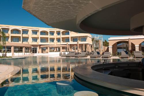 Maxion Hotel