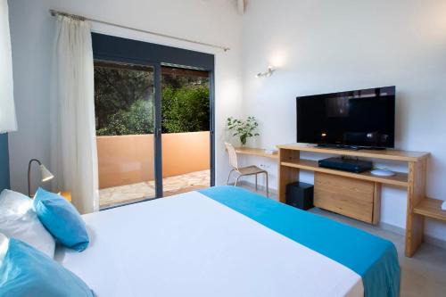 Villa Amoudia - Luxury Villa right on the beach with Private Pool in Sivota