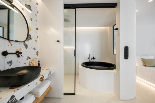 The Lofts Paros Executive Suites