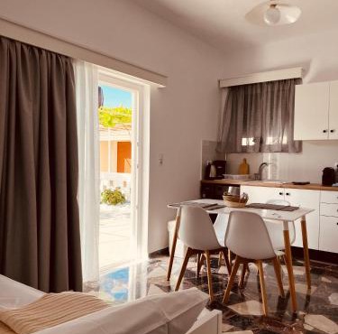 Alkisti's seaside apartments