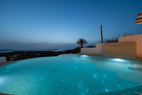 Utopia Suites by Anna Platanou